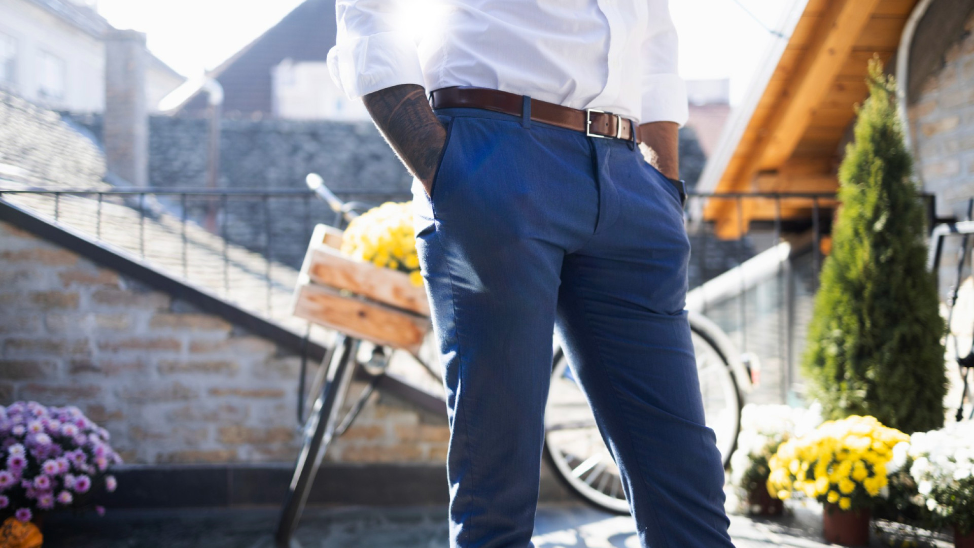 Comment intégrer le chino à toutes vos tenues masculines ?