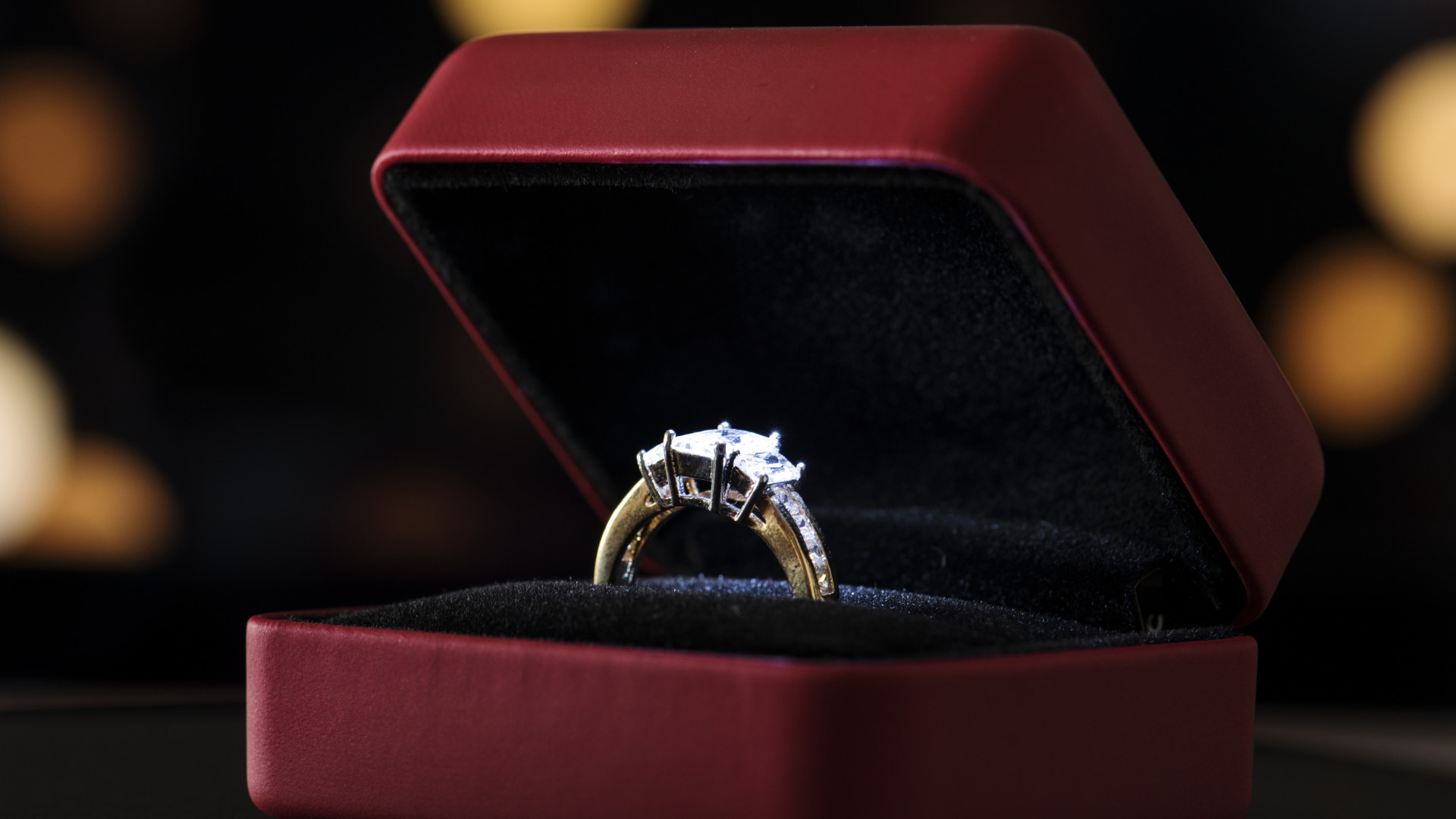 Bague Dior : entre luxe, élégance et design contemporain